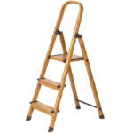 Scaletta Pieghevole Domestica in Alluminio color Legno a 3 Gradini Anti Scivolo Leggero e Robusto 42x65x112 cm