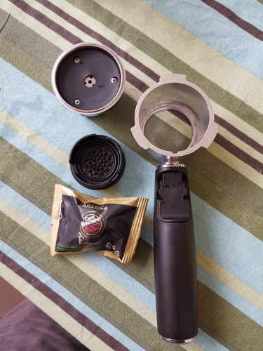 Manicotto ADATTATORE per Capsule NESPRESSO compatibile SOLO con Macchine del Caffe Espresso Sirge dal 2019 ad oggi.