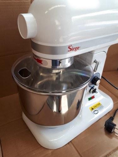 Impastatrice Planetaria Professionale Sbattitore Monta Panna, Robot da Cucina, Impastatore, Frusta, Protezione da Spruzzi, Contenitore in Acciaio Inox da 7 Litri, Velocita' variabile da 80 a 680 giri al minuto