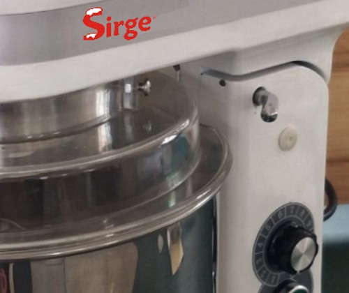 Impastatrice Planetaria Professionale Sbattitore Monta Panna, Robot da Cucina, Impastatore, Frusta, Protezione da Spruzzi, Contenitore in Acciaio Inox da 7 Litri, Velocita' variabile da 80 a 680 giri al minuto