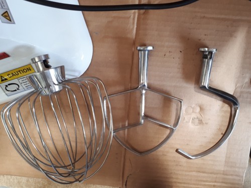 Impastatrice Planetaria Professionale Sbattitore Monta Panna, Robot da Cucina, Impastatore, Frusta, Protezione da Spruzzi, Contenitore in Acciaio Inox da 7 Litri, Velocita' variabile da 80 a 680 giri al minuto