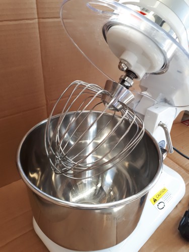 Impastatrice Planetaria Professionale Sbattitore Monta Panna, Robot da Cucina, Impastatore, Frusta, Protezione da Spruzzi, Contenitore in Acciaio Inox da 7 Litri, Velocita' variabile da 80 a 680 giri al minuto